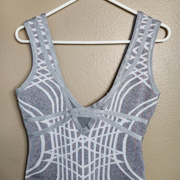 WOW Couture Womens Multicolor Metallic Gray/White Sweater Knit Bodycon Dress |M| - Picture 2 of 7